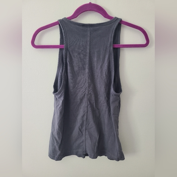 Universal Thread Tank - Picture 3 of 3